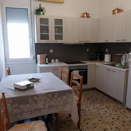Kyrezis Apartment *