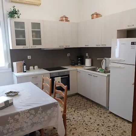 Kyrezis Apartment *