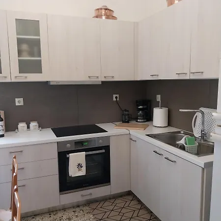 Kyrezis Apartment *
