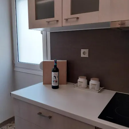 Kyrezis Apartment *